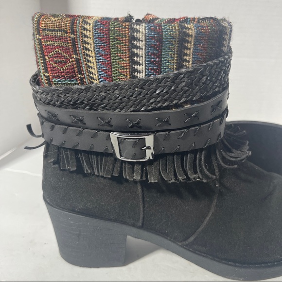 Rue 21 black Fringe Belt Detail Ankle Boots Size 10 - Picture 7 of 8